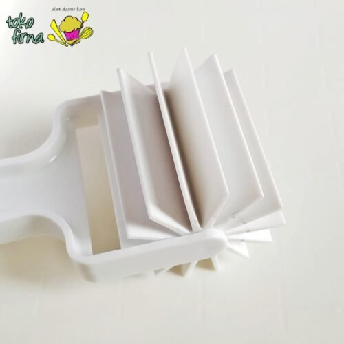 Bear Claw Pastry Cutter